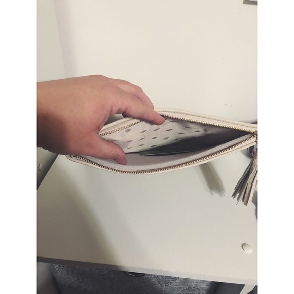 Kate Spade Larchmont clutch ♠️ - Picture 2 of 3